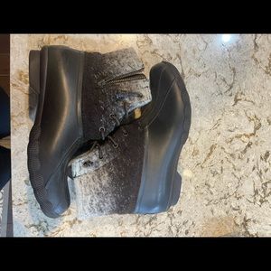 Women’s speedy boots